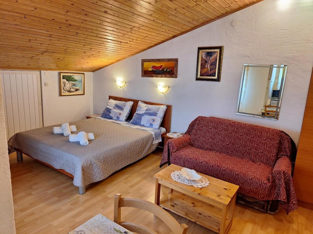 Apartma Alex *