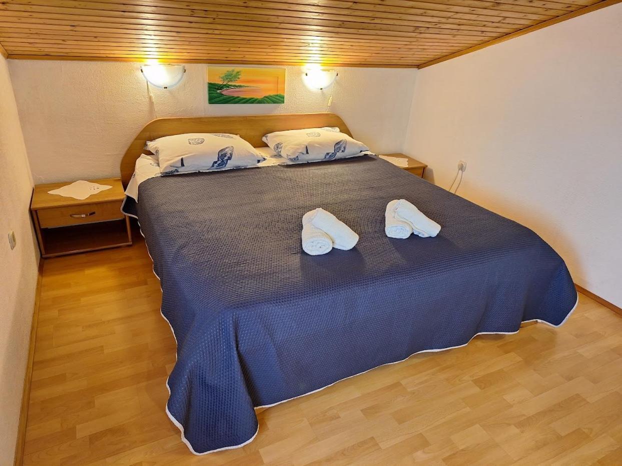 Apartma Alex *